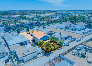 324 Zenith St in Chula Vista, CA - Foto de edificio - Building Photo