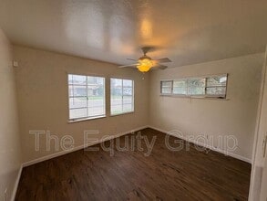 1044 S Linda Vista St in Visalia, CA - Building Photo - Building Photo