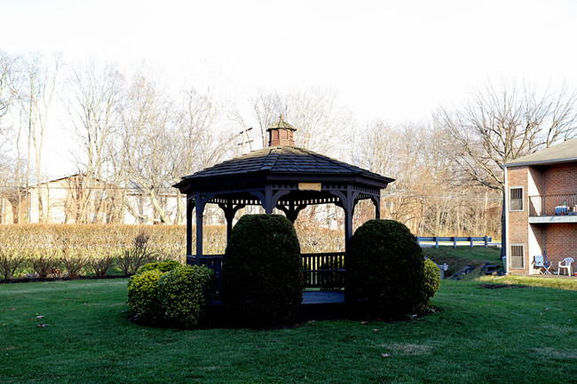 Commerce Square in Willow Grove, PA - Building Photo - Building Photo