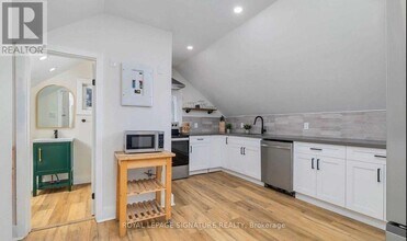 659 Dolph St N in Cambridge, ON - Building Photo - Building Photo