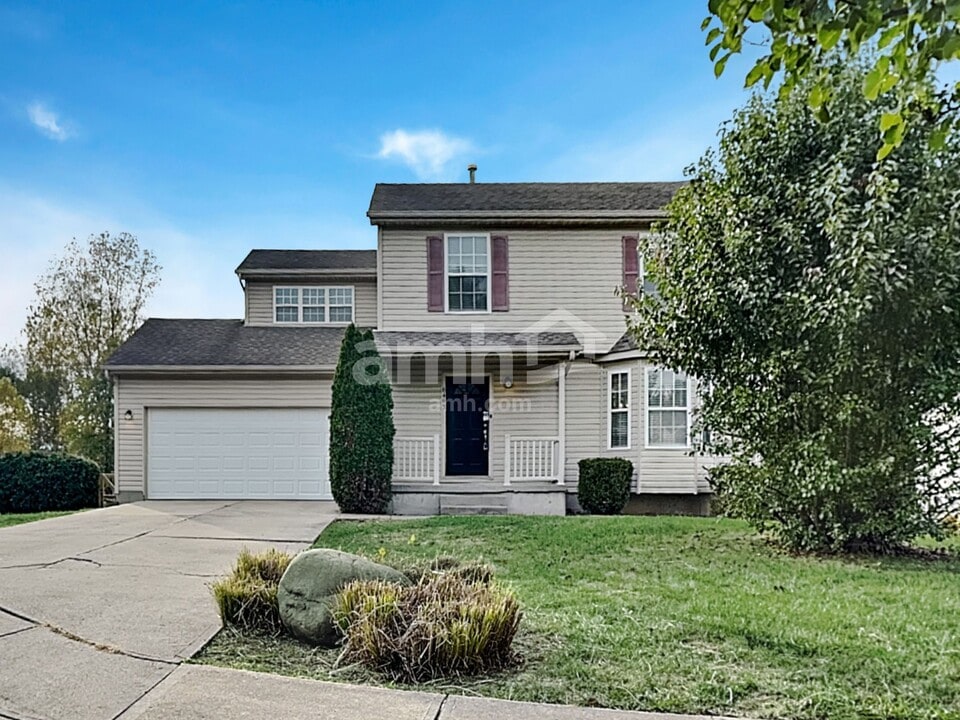 6493 Lorinda Dr in Fairfield, OH - Foto de edificio