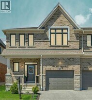 596 Blair Creek Dr in Kitchener, ON - Building Photo
