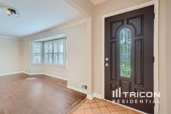 4475 N Peachtree Rd in Dunwoody, GA - Building Photo - Building Photo