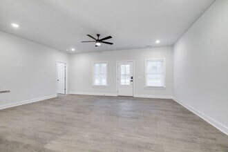 1174 Chimney Rd in Rincon, GA - Foto de edificio - Building Photo