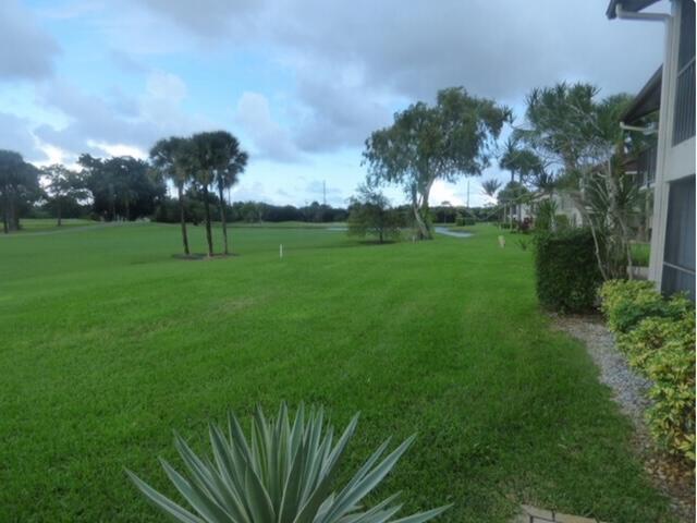 5172 Fountains Dr S in Greenacres, FL - Foto de edificio