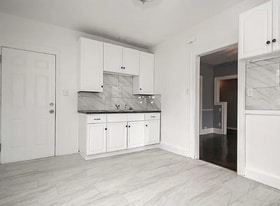 362 1/2 Reservoir St in Trenton, NJ - Building Photo