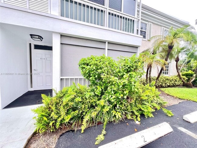 6385 Bay Club Dr in Fort Lauderdale, FL - Building Photo - Building Photo