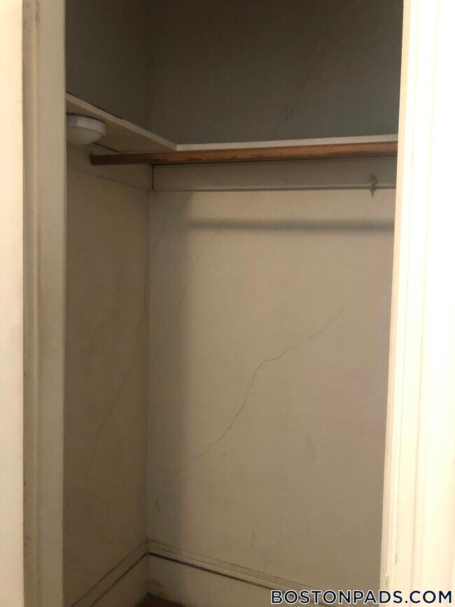 137 Park Dr in Boston, MA - Building Photo - Building Photo