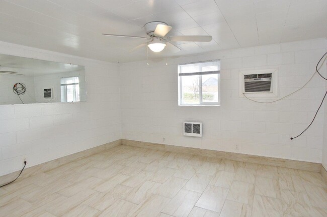 2020 Ua Ave in Emmett, ID - Building Photo - Building Photo