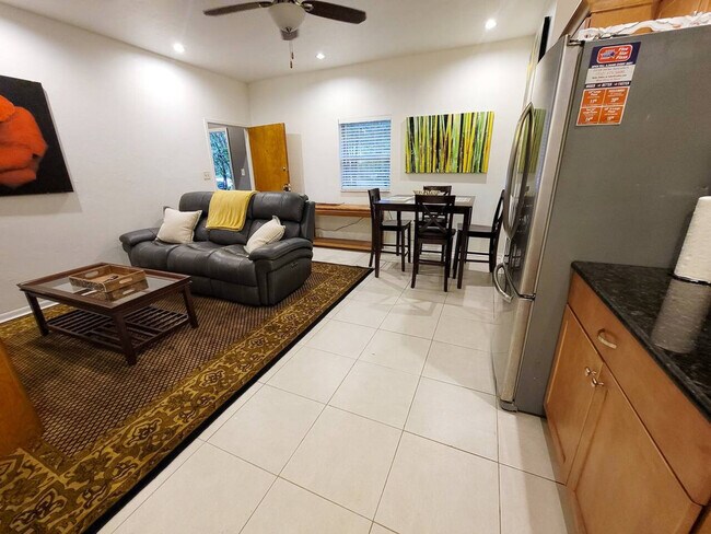 408 NW 5th Ave, Unit SI ID1359092P in Gainesville, FL - Foto de edificio - Building Photo