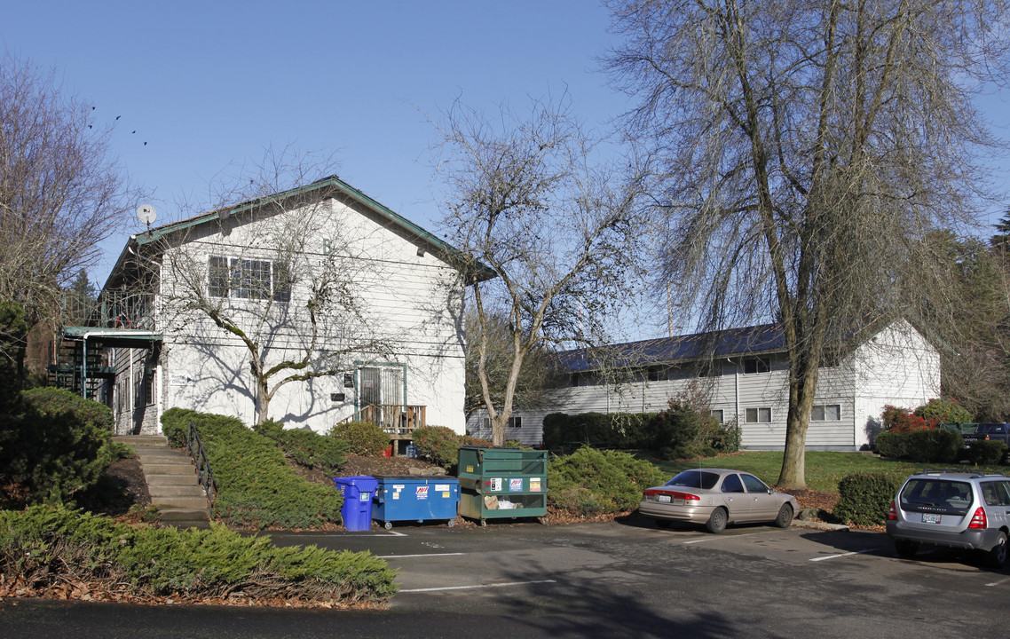 Cloverleaf Apartments in Portland, OR - Building Photo