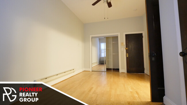 4635 N Paulina St, Unit 108