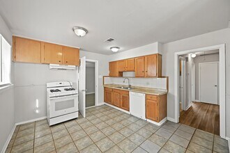 1201 Orrel Dr in Pasadena, TX - Building Photo - Building Photo