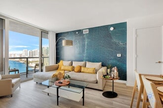 2602 E Hallandale Beach Blvd, Unit SI ID1227355P in Hallandale Beach, FL - Foto de edificio - Building Photo