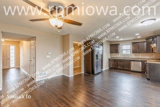 318 E 5th St in Huxley, IA - Building Photo - Building Photo
