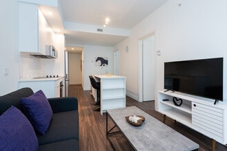 1428 Avenue Overdale in Montréal, QC - Building Photo - Building Photo