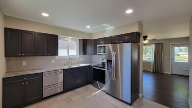 6305 49th Ave in Kenosha, WI - Building Photo - Building Photo