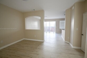 8134 NW 107th Path in Miami, FL - Building Photo - Building Photo