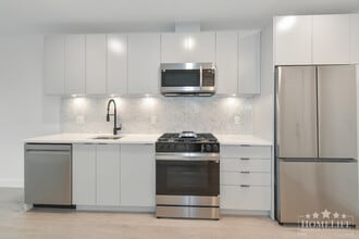 13258-13105 105 Ave in Surrey, BC - Building Photo - Building Photo