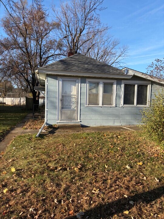 119 7th Ave NE in St. Cloud, MN - Building Photo