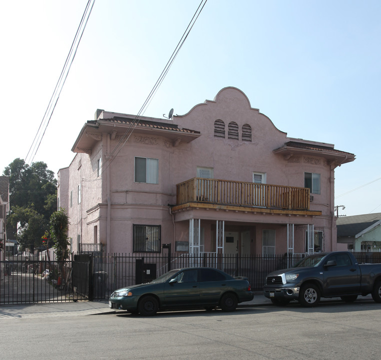 130-132 E 27th St in Los Angeles, CA - Building Photo