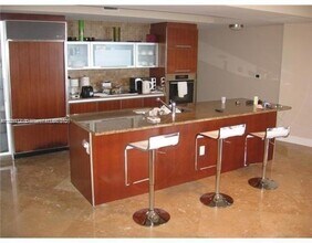 17201 Collins Ave, Unit 904 in Sunny Isles Beach, FL - Foto de edificio - Building Photo