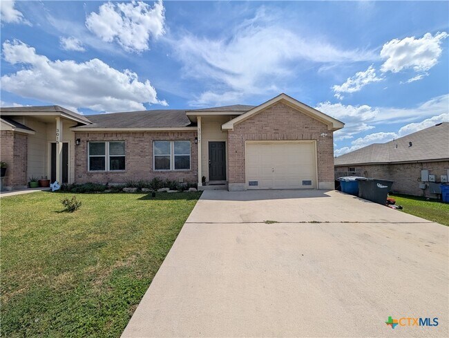 property at 3017 Lodgepole Ln