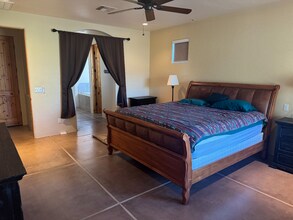 37910 N 17th Pl in Phoenix, AZ - Foto de edificio - Building Photo
