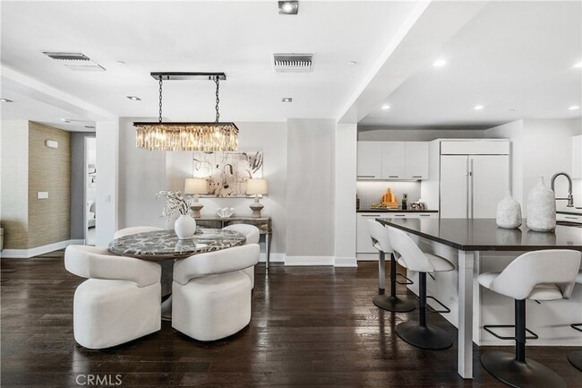 432 N Oakhurst Dr, Unit 503 in Beverly Hills, CA - Foto de edificio - Building Photo