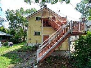 1020 W Kalamazoo Ave in Kalamazoo, MI - Building Photo - Building Photo