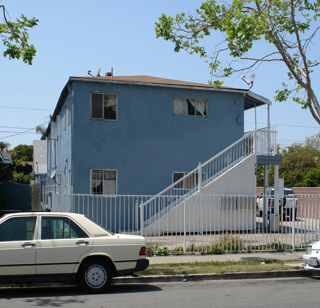 710-712 S Sycamore St in Santa Ana, CA - Building Photo - Building Photo