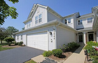 2806 Falling Waters Ln in Lindenhurst, IL - Building Photo