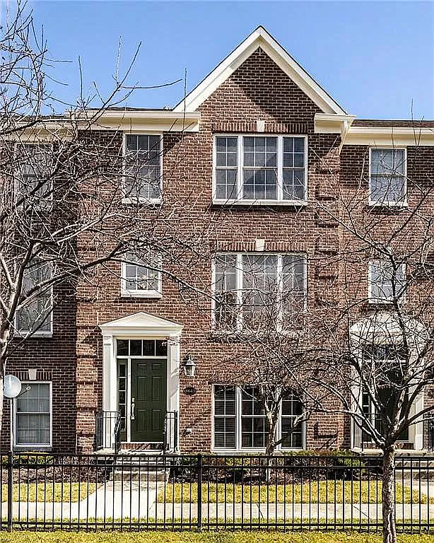 property at 8643 N Meridian St