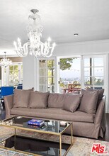 2200 Outpost Dr in Los Angeles, CA - Building Photo - Building Photo