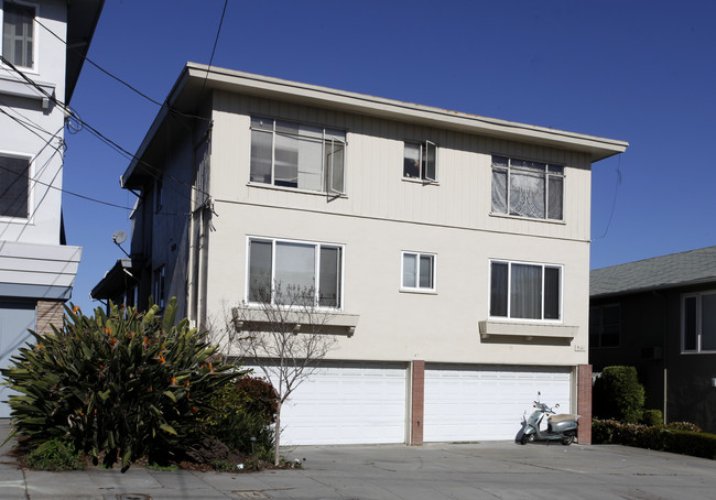 541 Merritt Ave in Oakland, CA - Building Photo - Building Photo