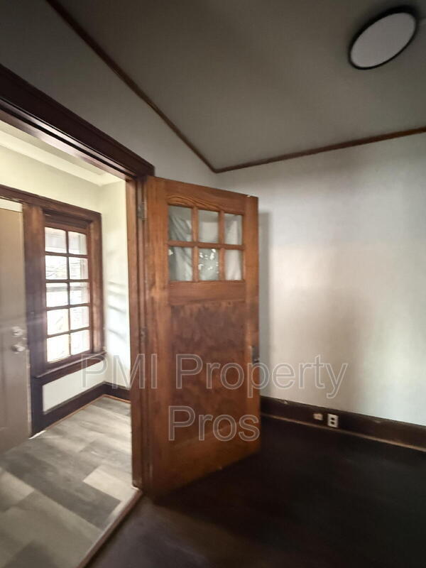 property at 2406 N 41st St