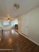909 La Marche Dr in Jacksonville, FL - Building Photo - Building Photo