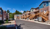 215 S Church St in Newberg, OR - Foto de edificio - Building Photo