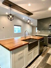 19943 Cliffrose Dr in Bend, OR - Building Photo - Building Photo