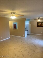 4629 Bayshore Dr in Naples, FL - Building Photo - Building Photo