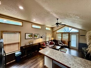 208 Loves Ln in Livingston, MT - Building Photo - Building Photo