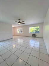 220 Meridian Ave in Miami Beach, FL - Building Photo - Building Photo