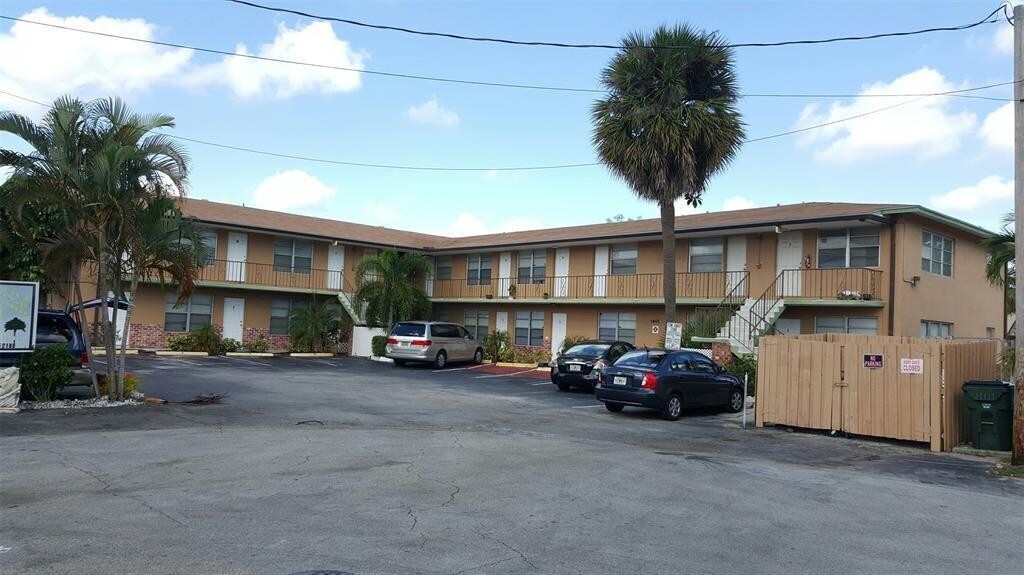 1401 NE 57th Pl in Fort Lauderdale, FL - Building Photo