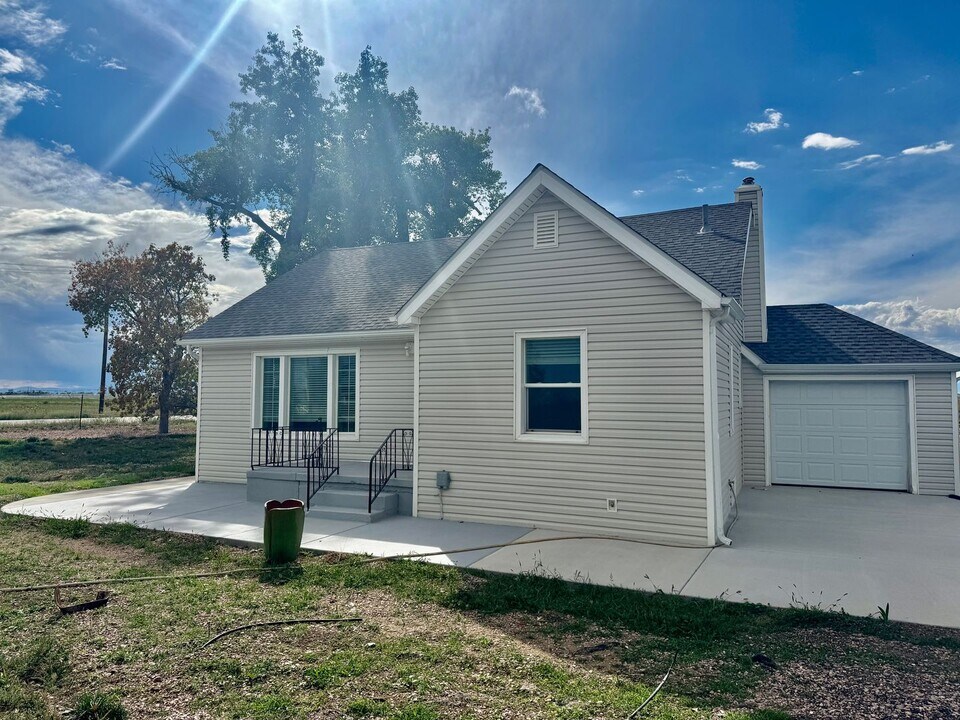 18021 Co Rd 25 in Platteville, CO - Building Photo