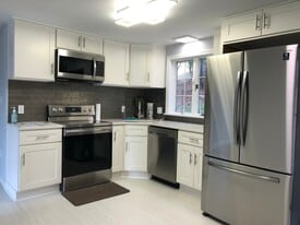 425B Grafton St, Unit 425B in Worcester, MA - Building Photo