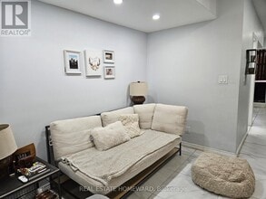 141 Coxwell Ave in Toronto, ON - Building Photo - Building Photo