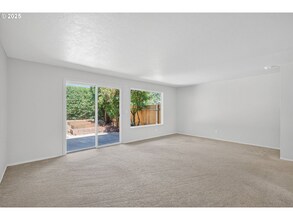 1411 SW Dewitt St in Portland, OR - Building Photo - Building Photo
