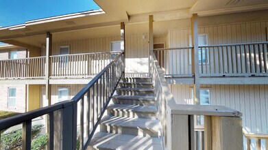 1862 Norwood Ct-Unit -4 in Fort Walton Beach, FL - Building Photo - Building Photo