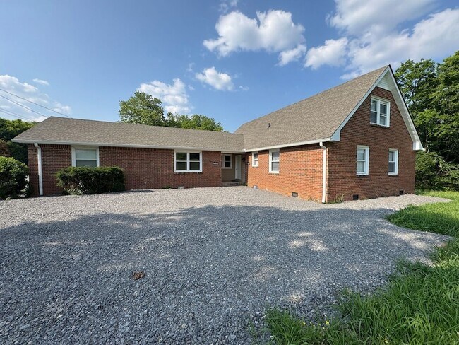 property at 6879 Lebanon Rd