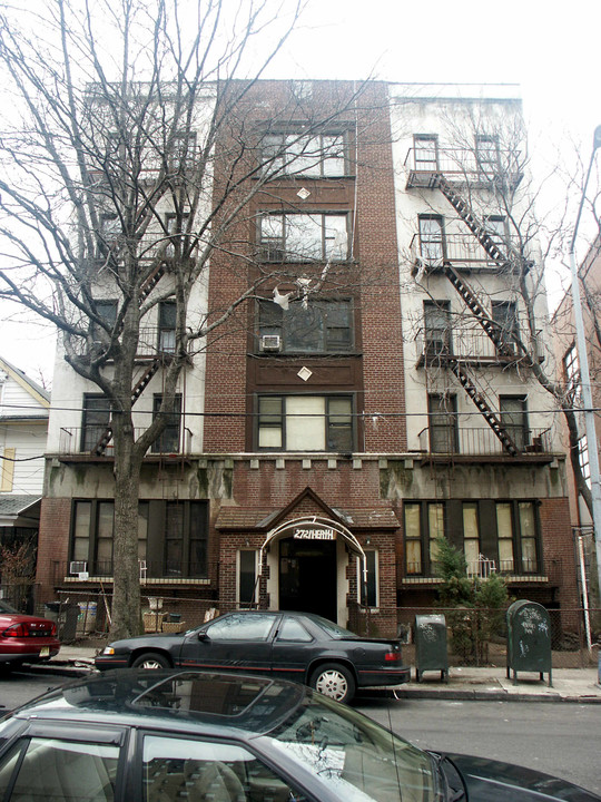 2721 Heath Ave in Bronx, NY - Building Photo